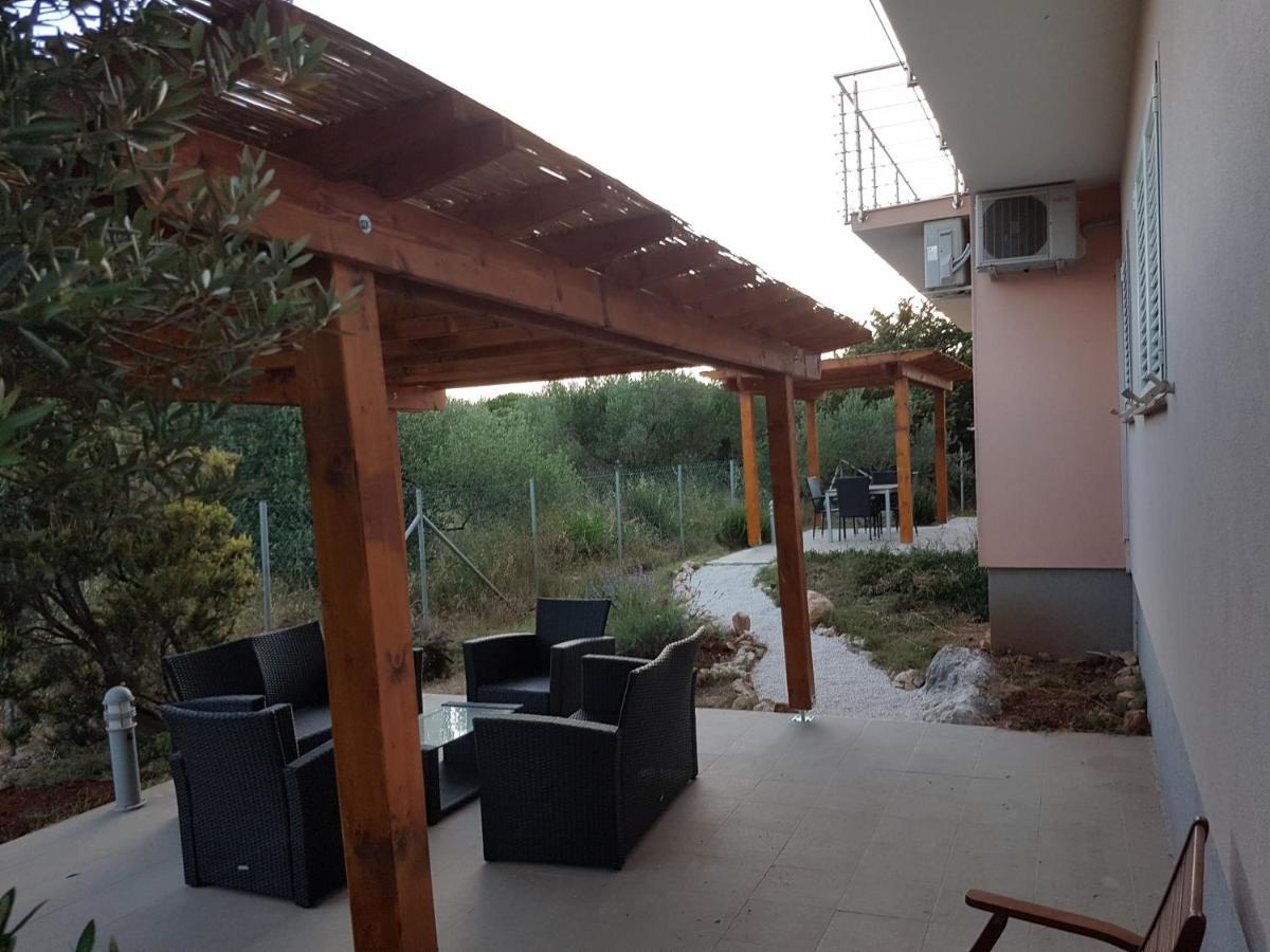 Olive Apartments Ugljan Luaran gambar