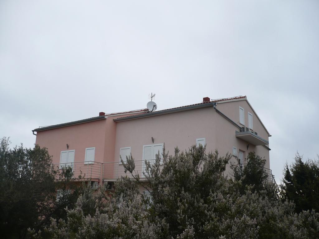 Olive Apartments Ugljan Bilik gambar